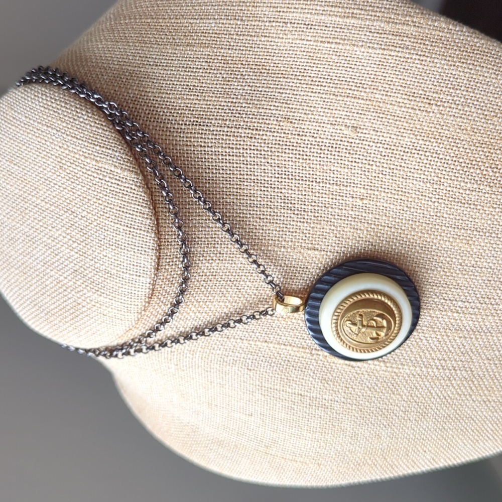 WHIMSY HOUSE I Upcycled Vintage Button Gold Metal Anchor Pendant Necklace - Picture 4 of 9